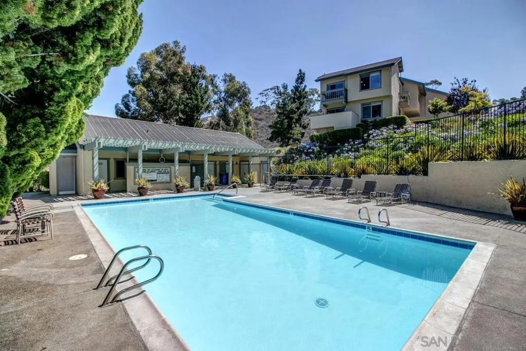 7016 Park Mesa Way home-pic-24